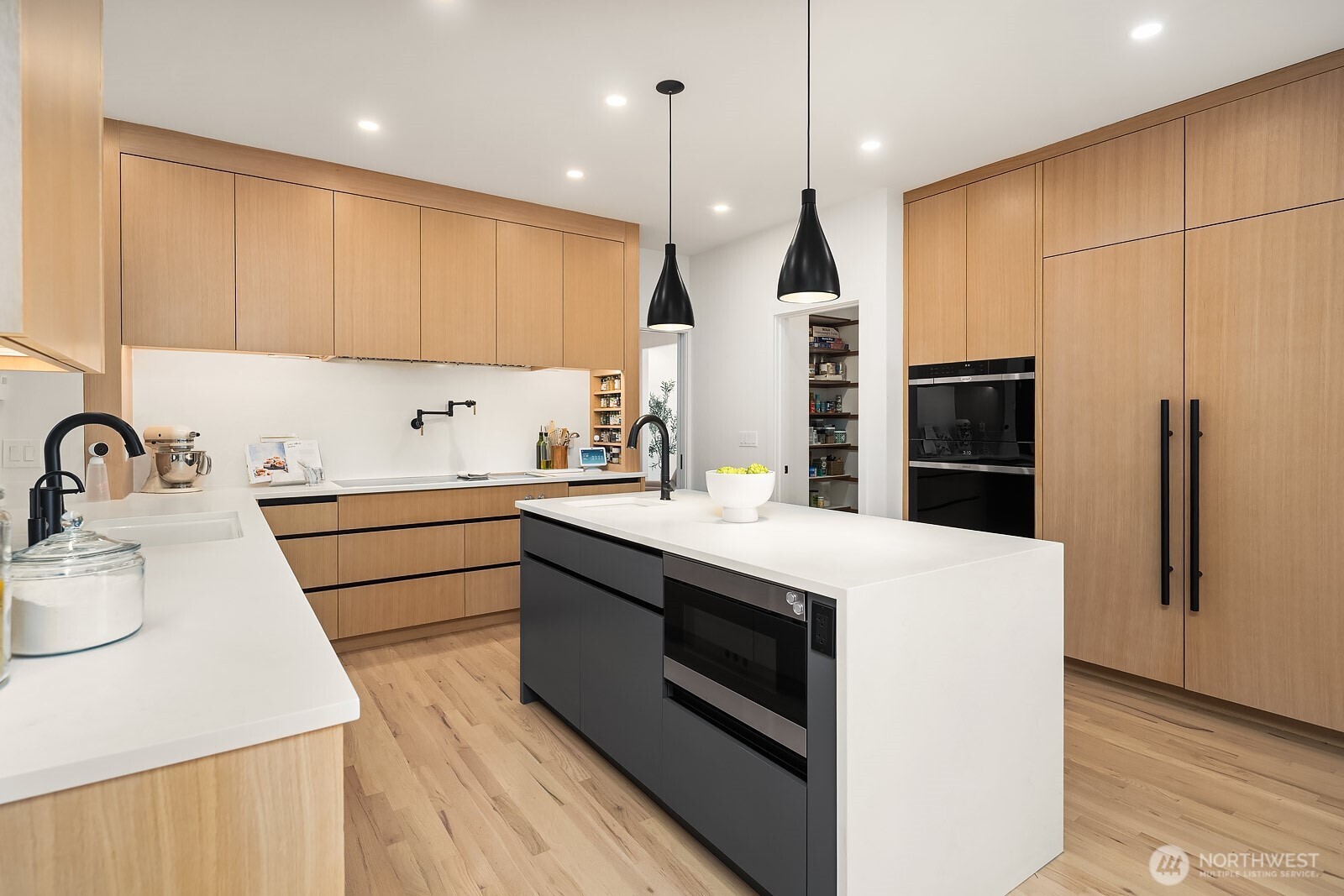 1540 204th Avenue NE