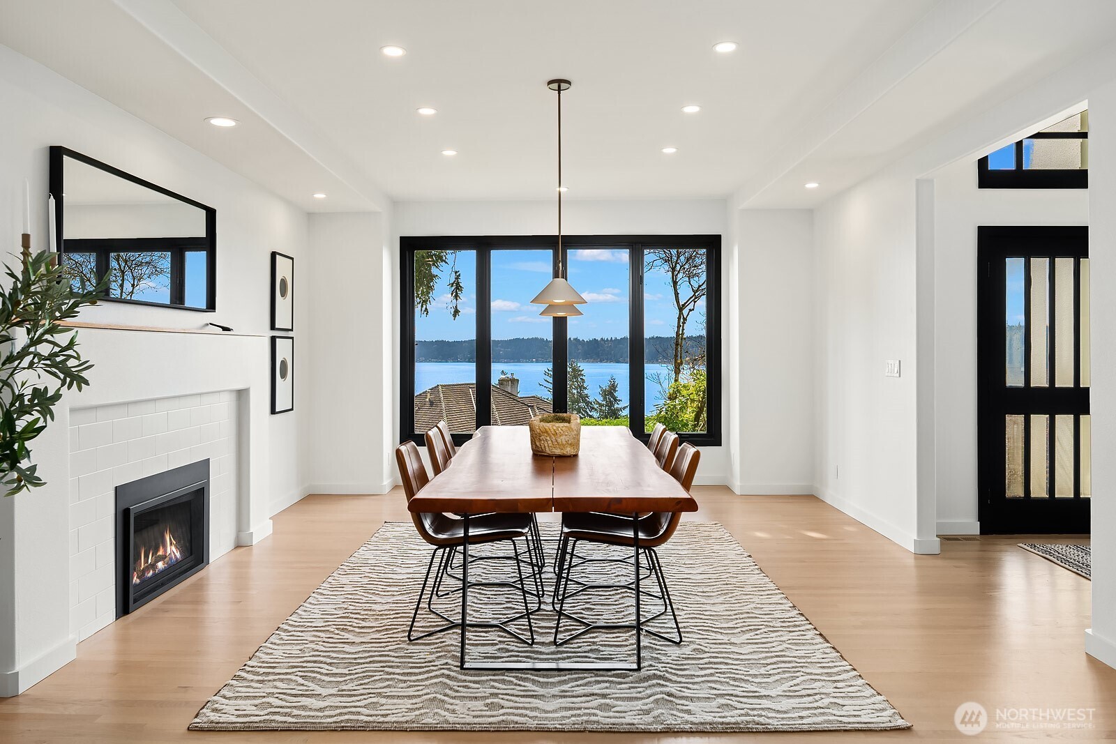 1540 204th Avenue NE