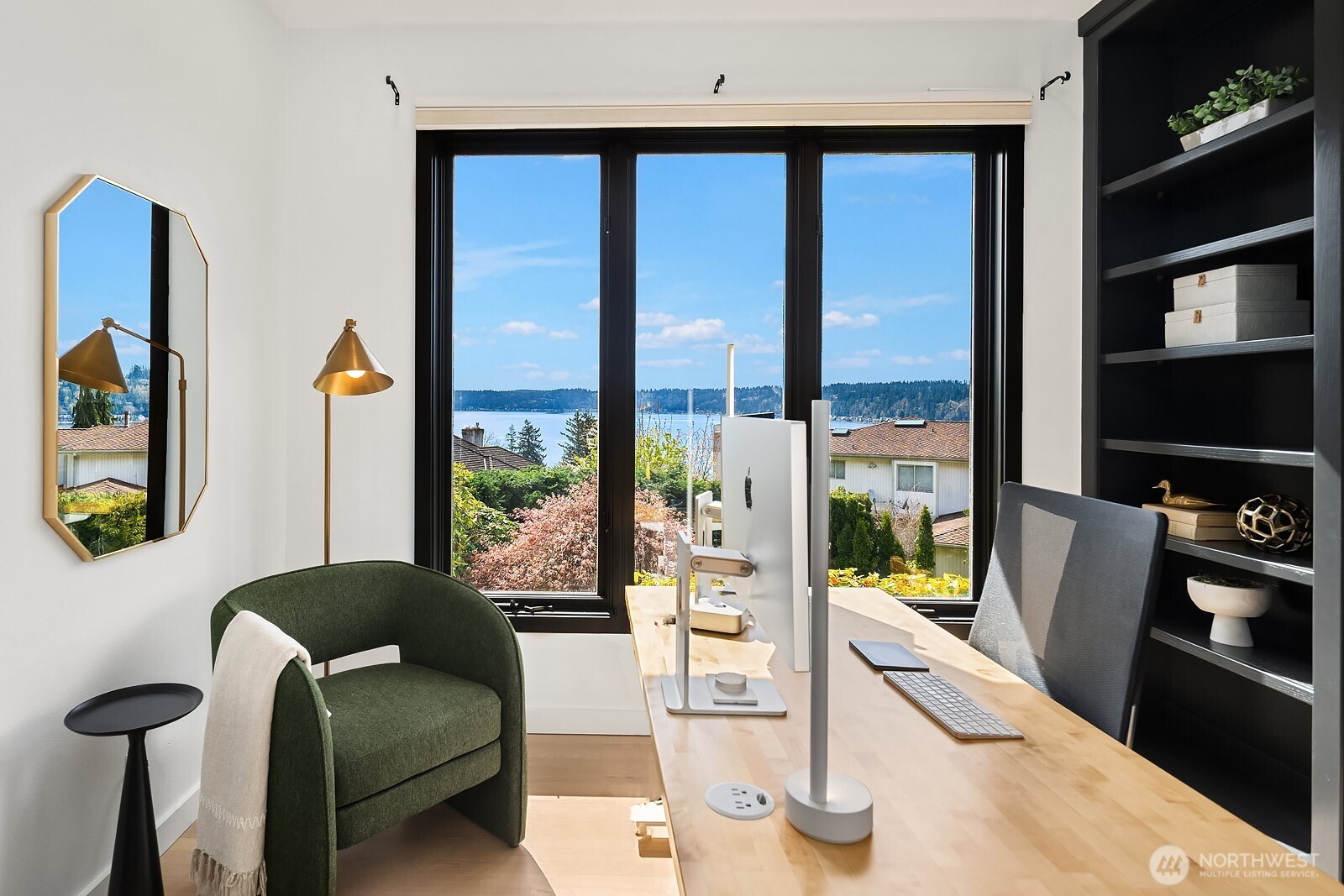 1540 204th Avenue NE