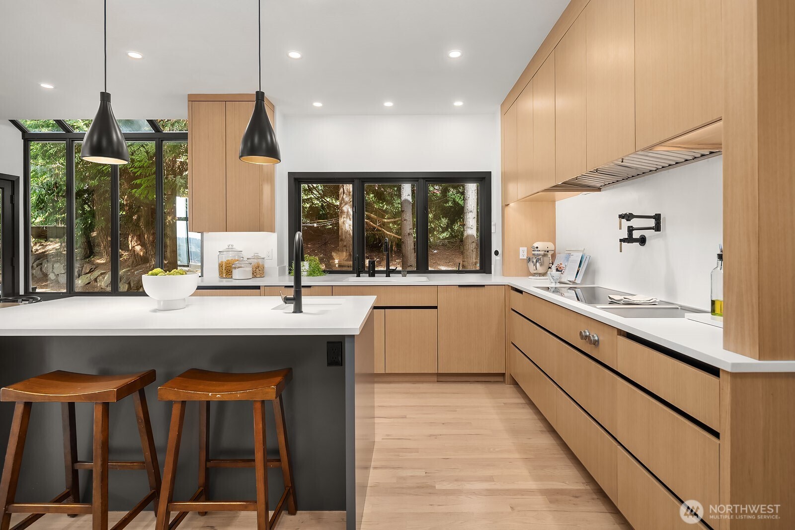 1540 204th Avenue NE