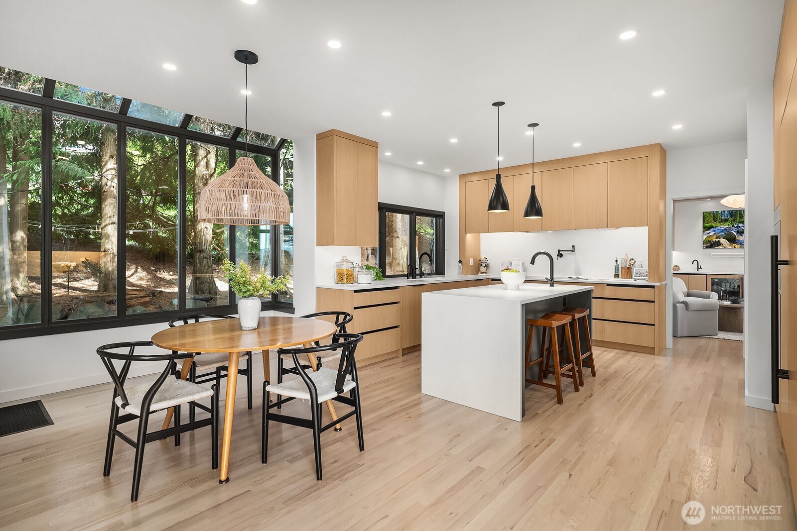 1540 204th Avenue NE