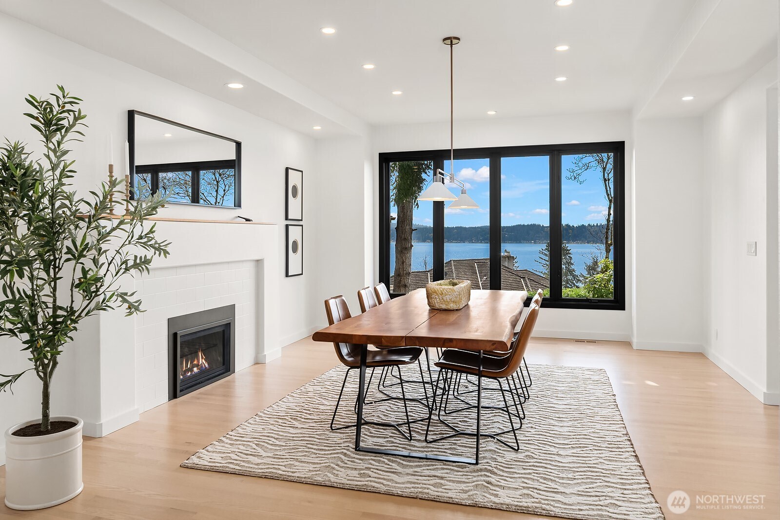 1540 204th Avenue NE