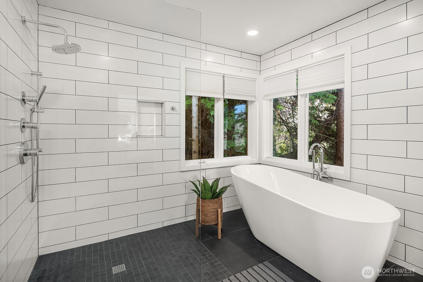 1540 204th Avenue NE