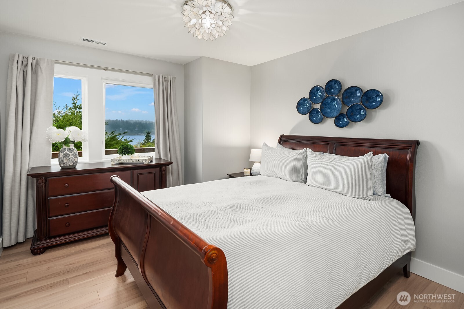 1650 204th Avenue NE