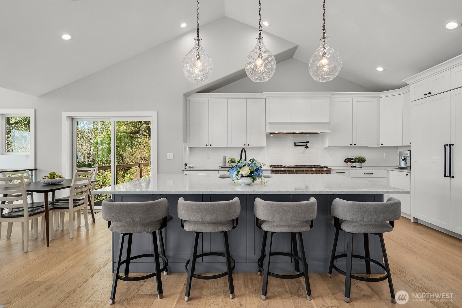 1650 204th Avenue NE