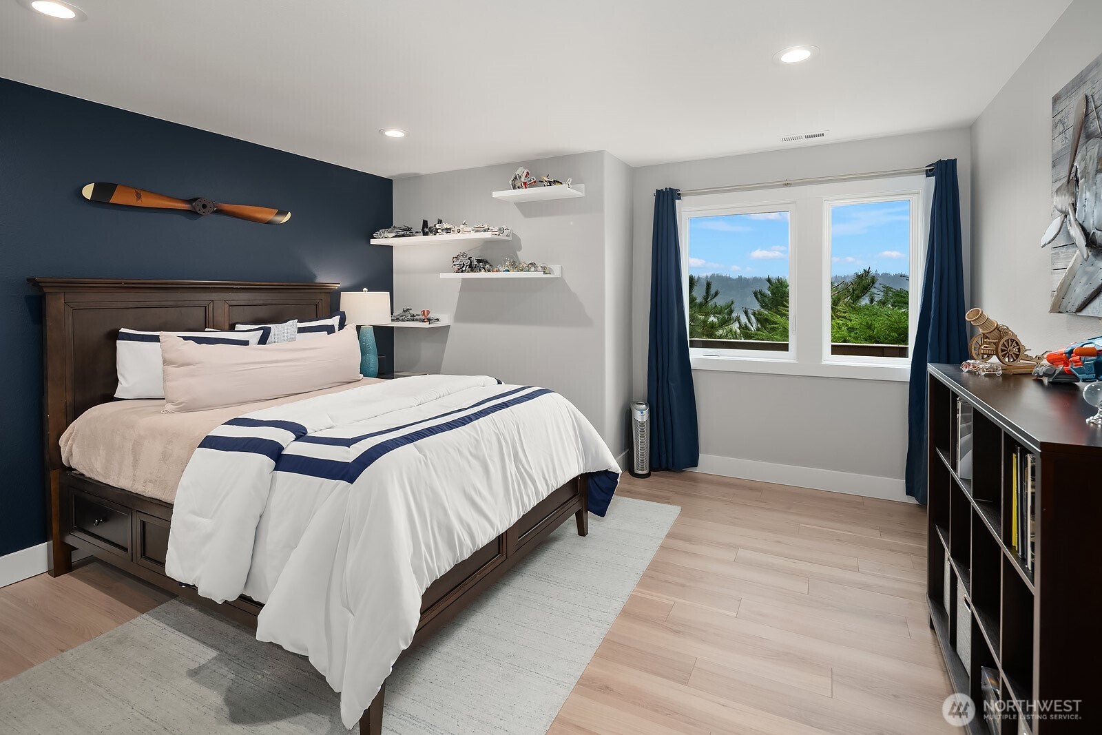 1650 204th Avenue NE