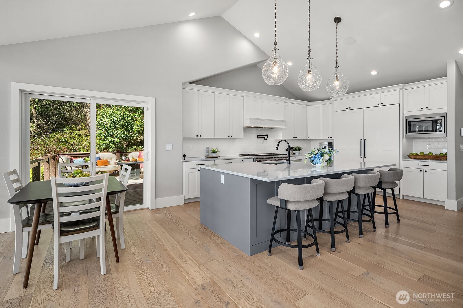 1650 204th Avenue NE