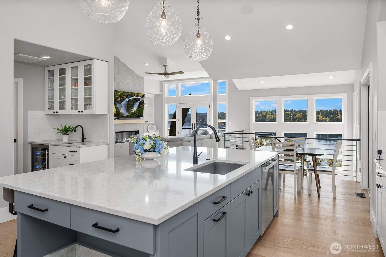 1650 204th Avenue NE