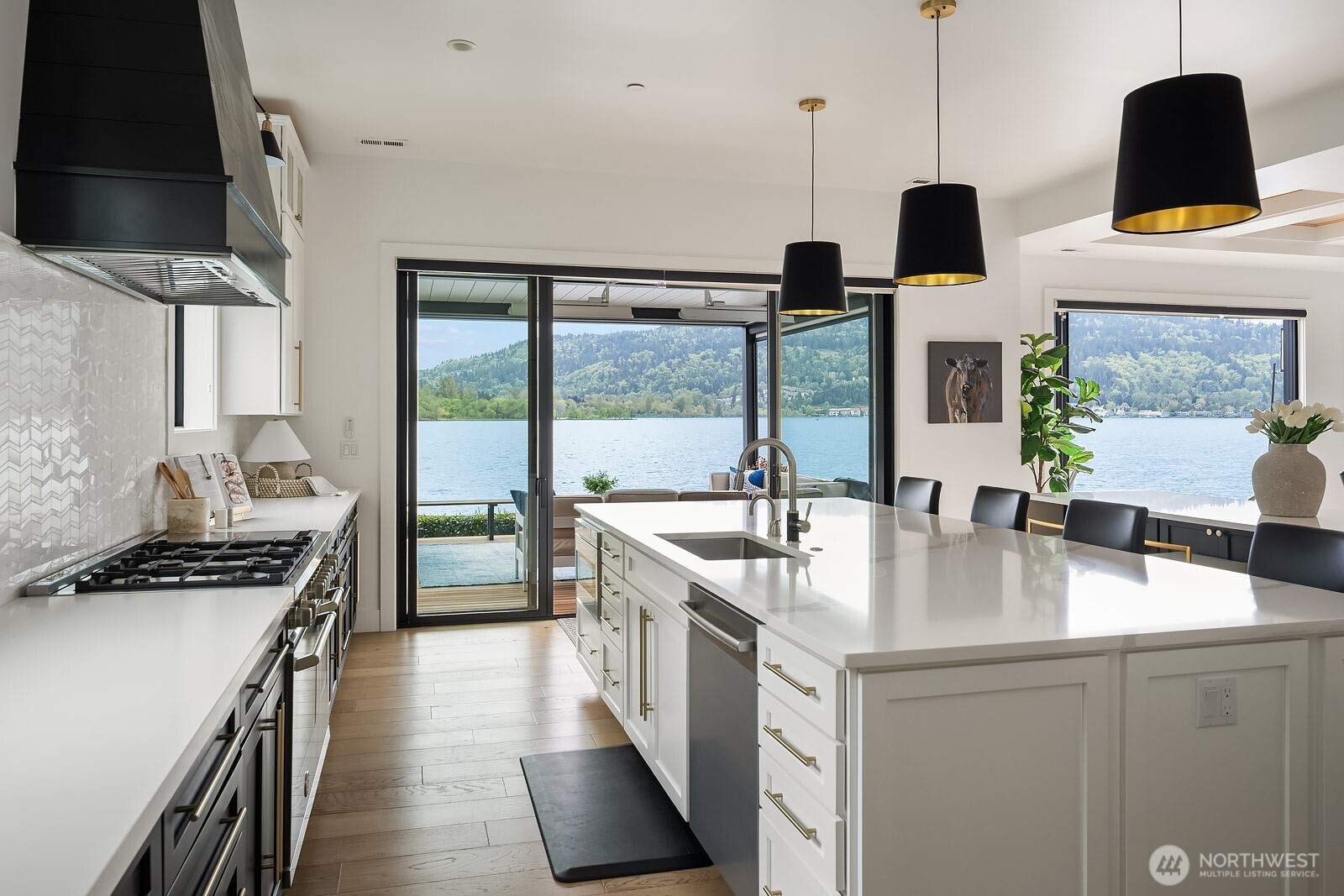 4233 E Lake Sammamish Shore Lane SE