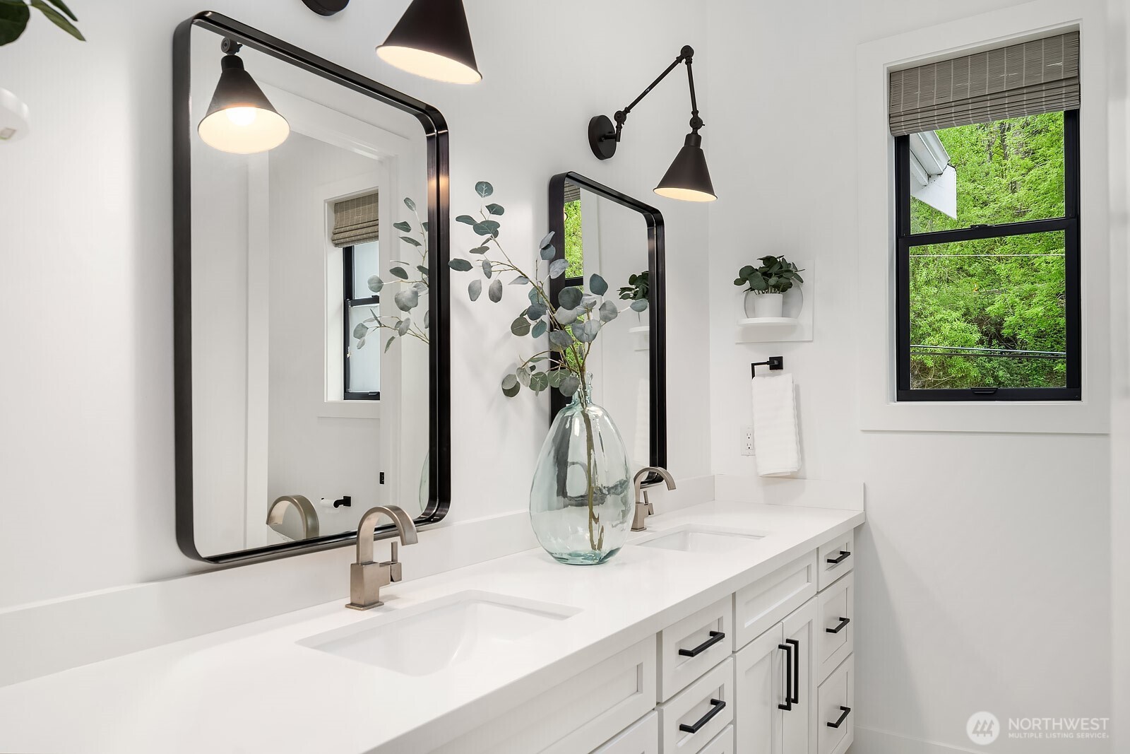 4233 E Lake Sammamish Shore Lane SE
