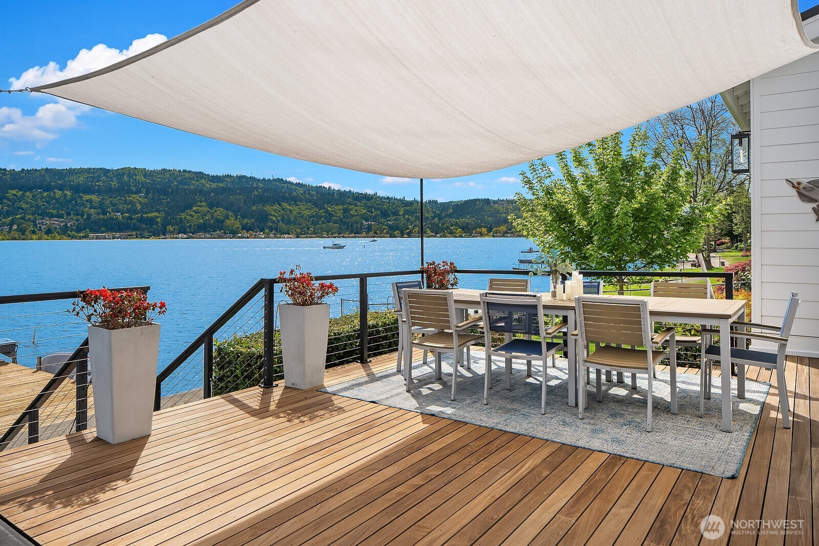 4233 E Lake Sammamish Shore Lane SE