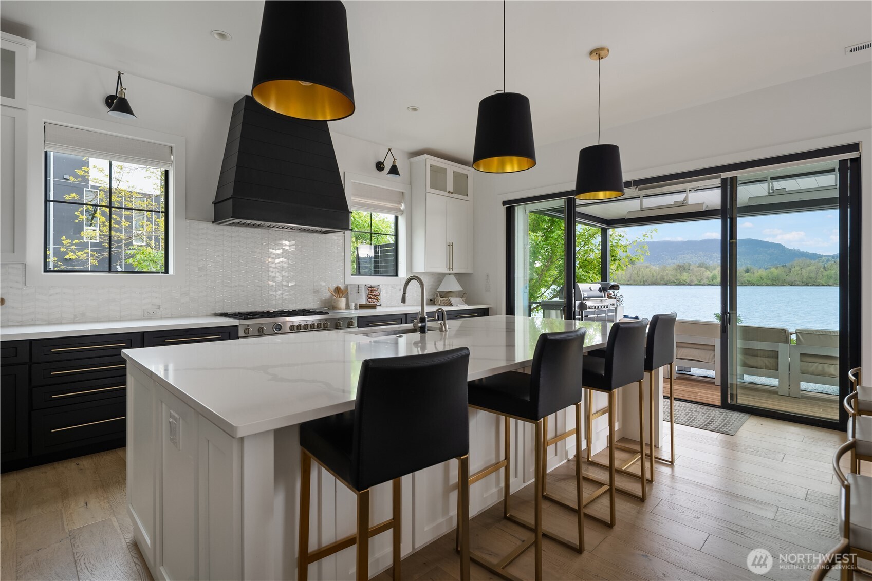 4233 E Lake Sammamish Shore Lane SE