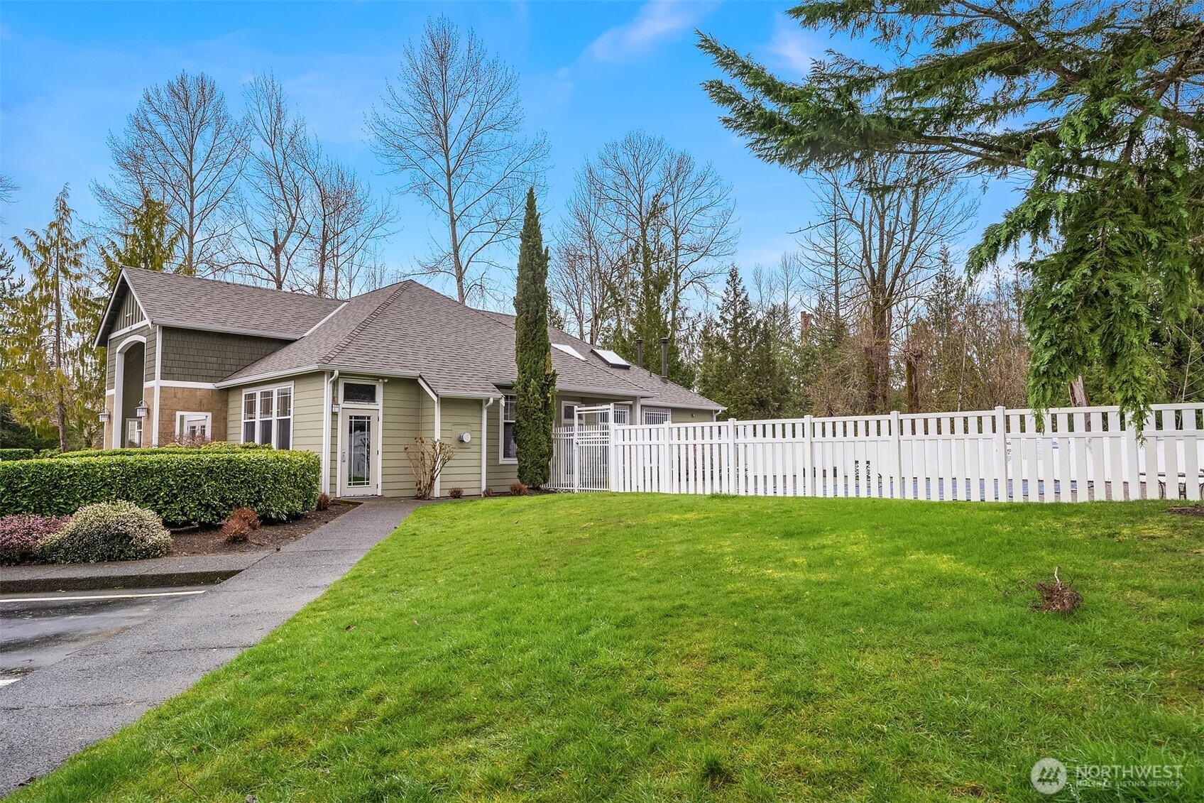 566 241st Lane SE