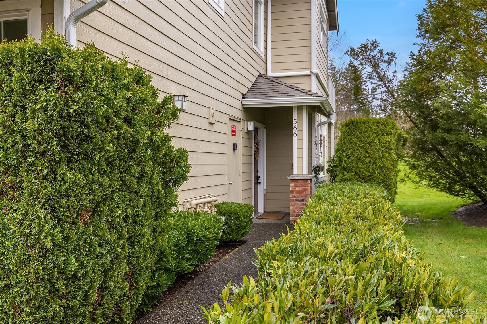 566 241st Lane SE