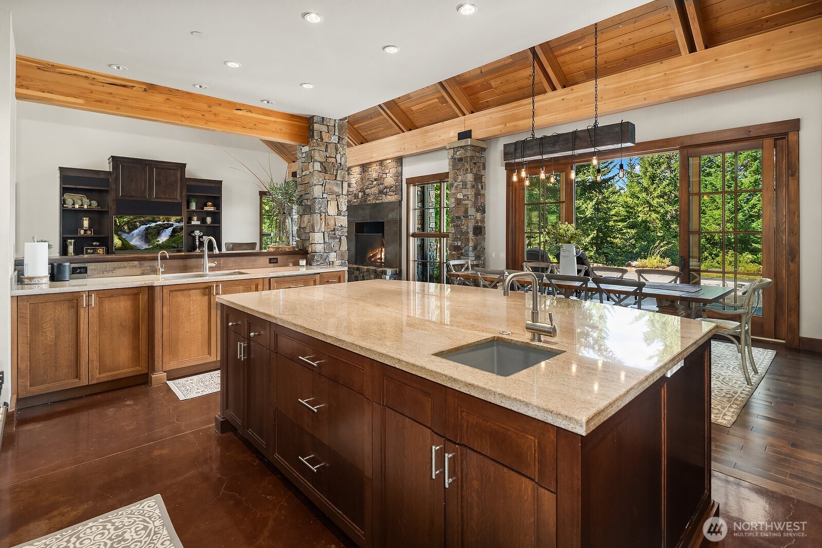 121 Silver Queen Lane