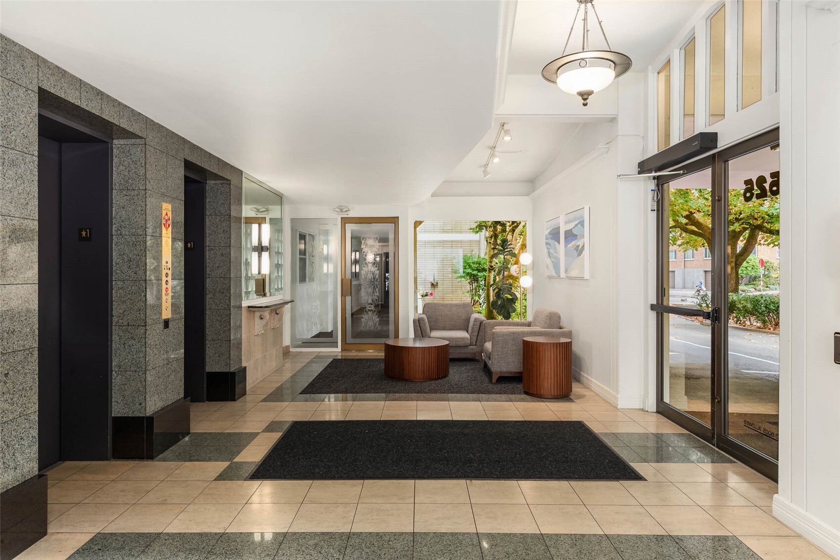 525 Belmont Avenue E Unit: 3C