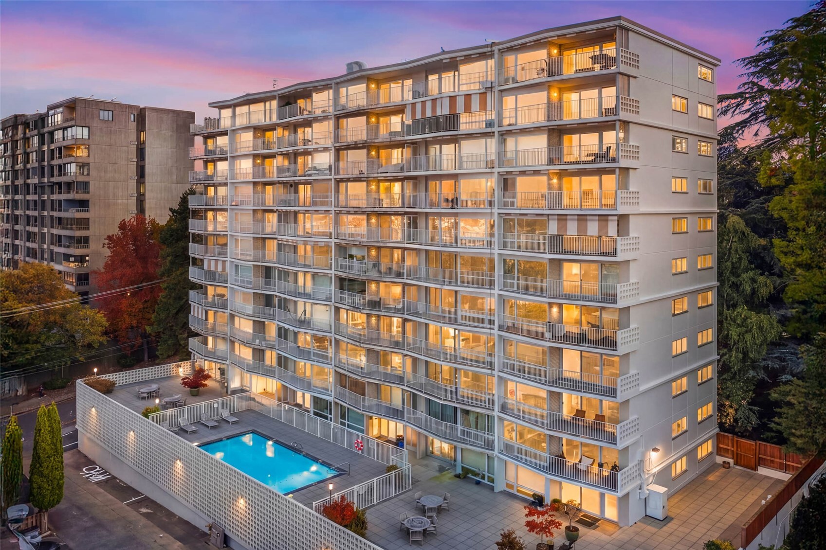 525 Belmont Avenue E Unit: 3C