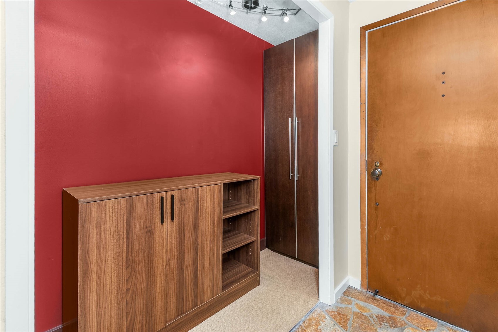 525 Belmont Avenue E Unit: 3C