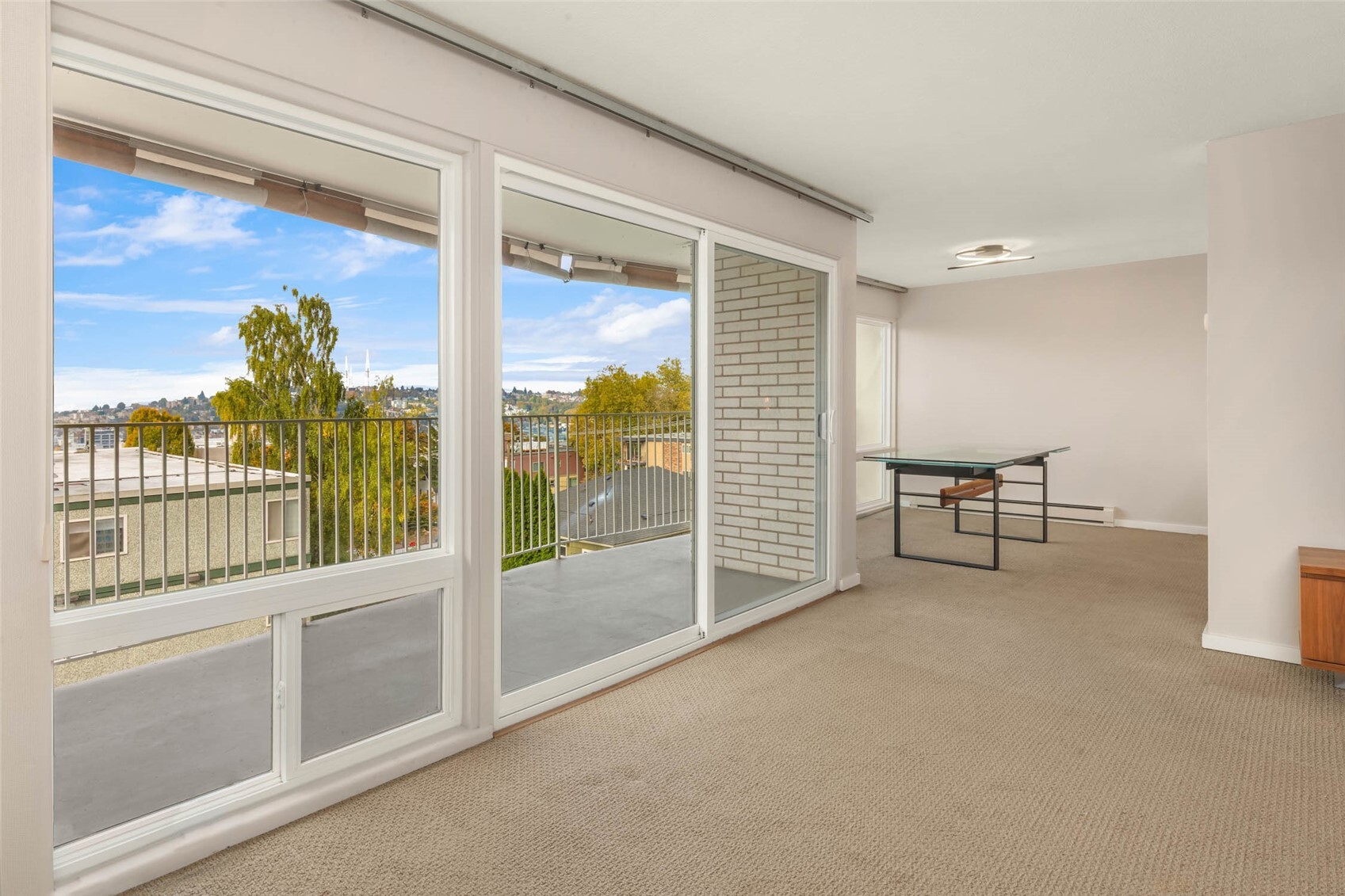 525 Belmont Avenue E Unit: 3C