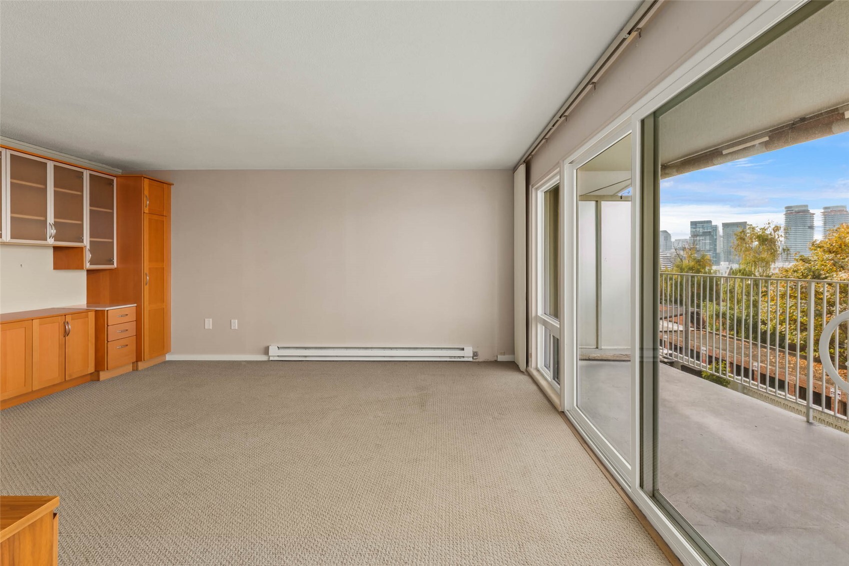 525 Belmont Avenue E Unit: 3C