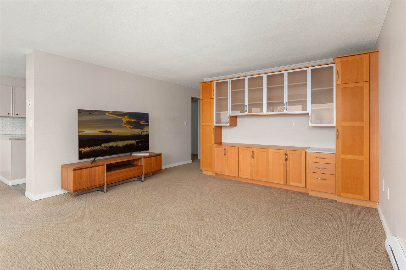525 Belmont Avenue E Unit: 3C