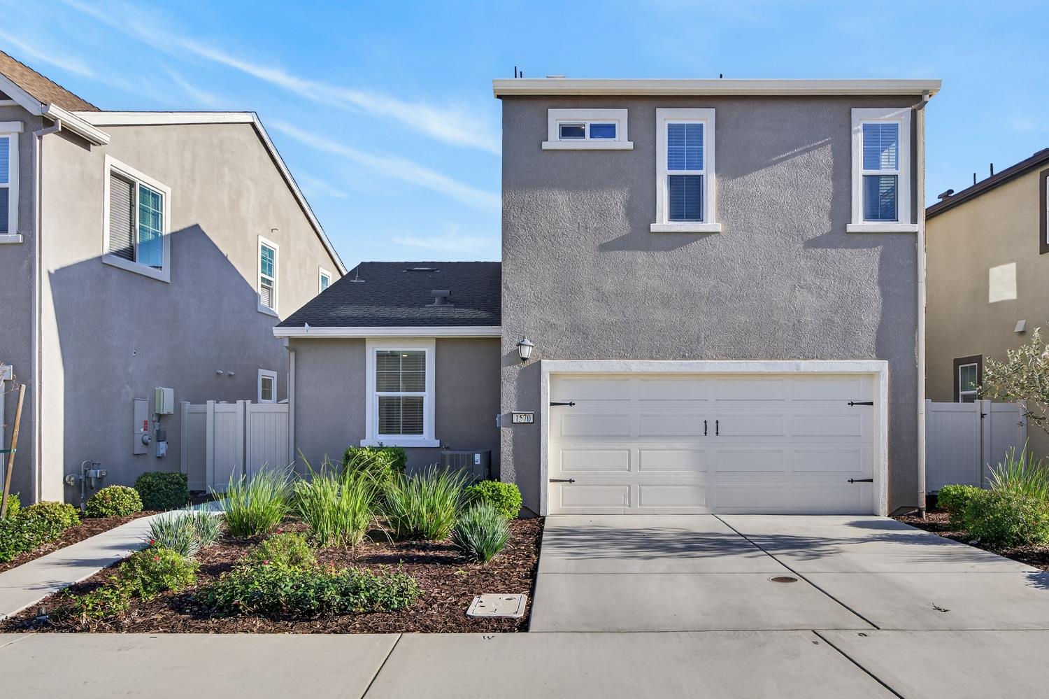 1570 Parkside Way