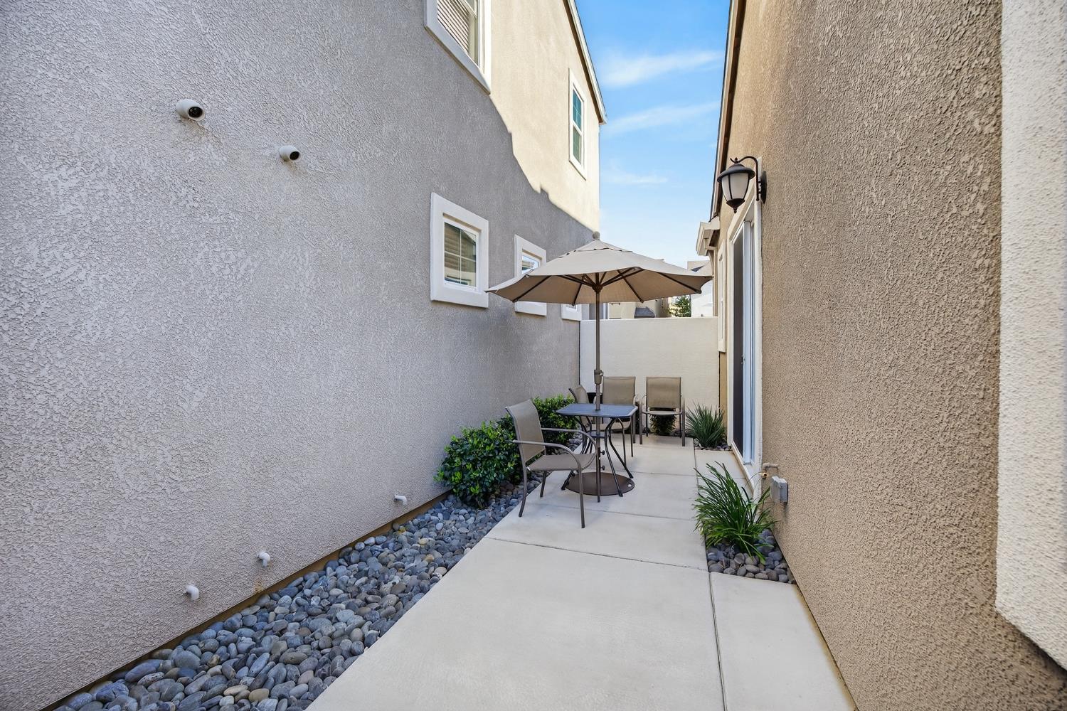1570 Parkside Way