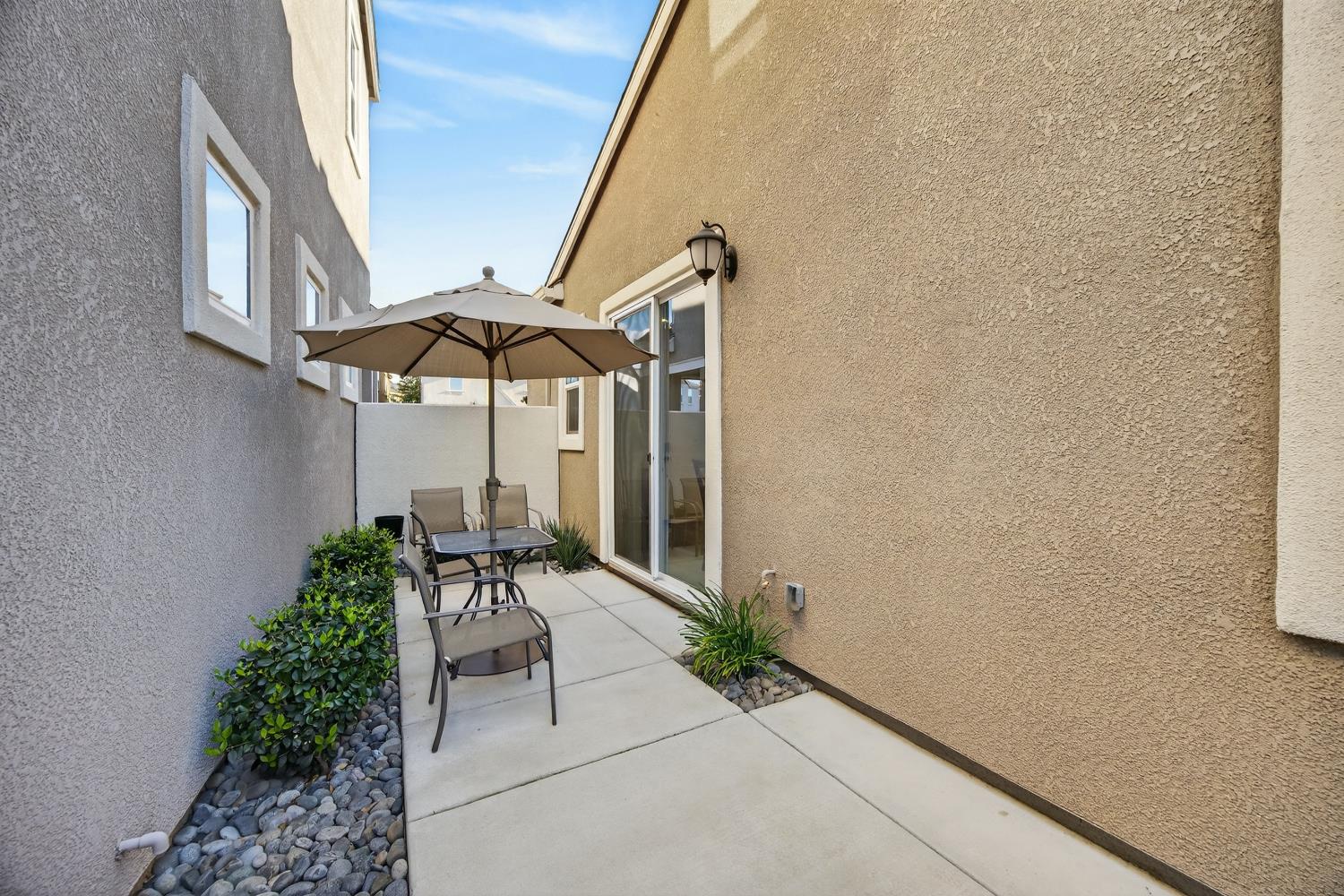 1570 Parkside Way