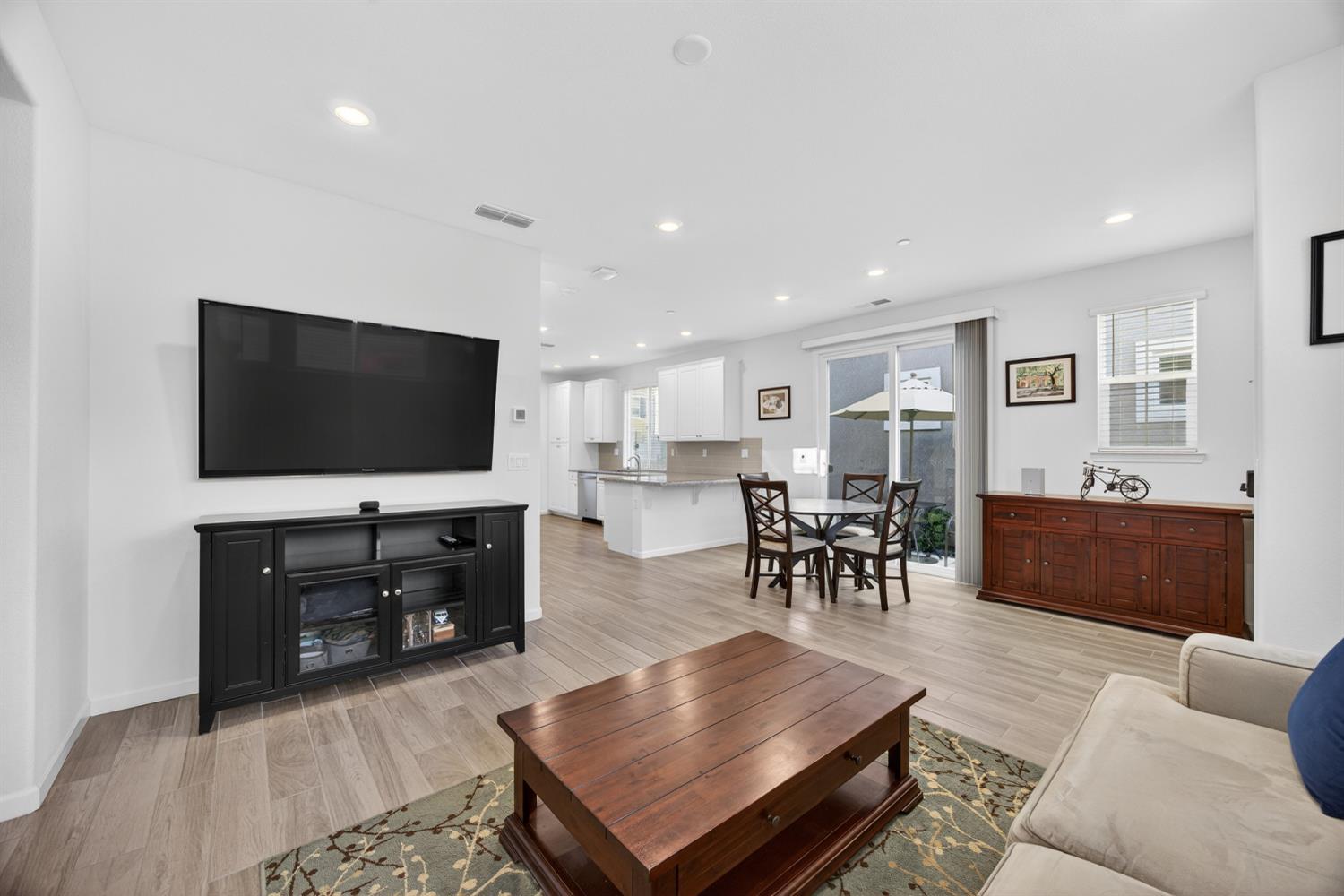1570 Parkside Way