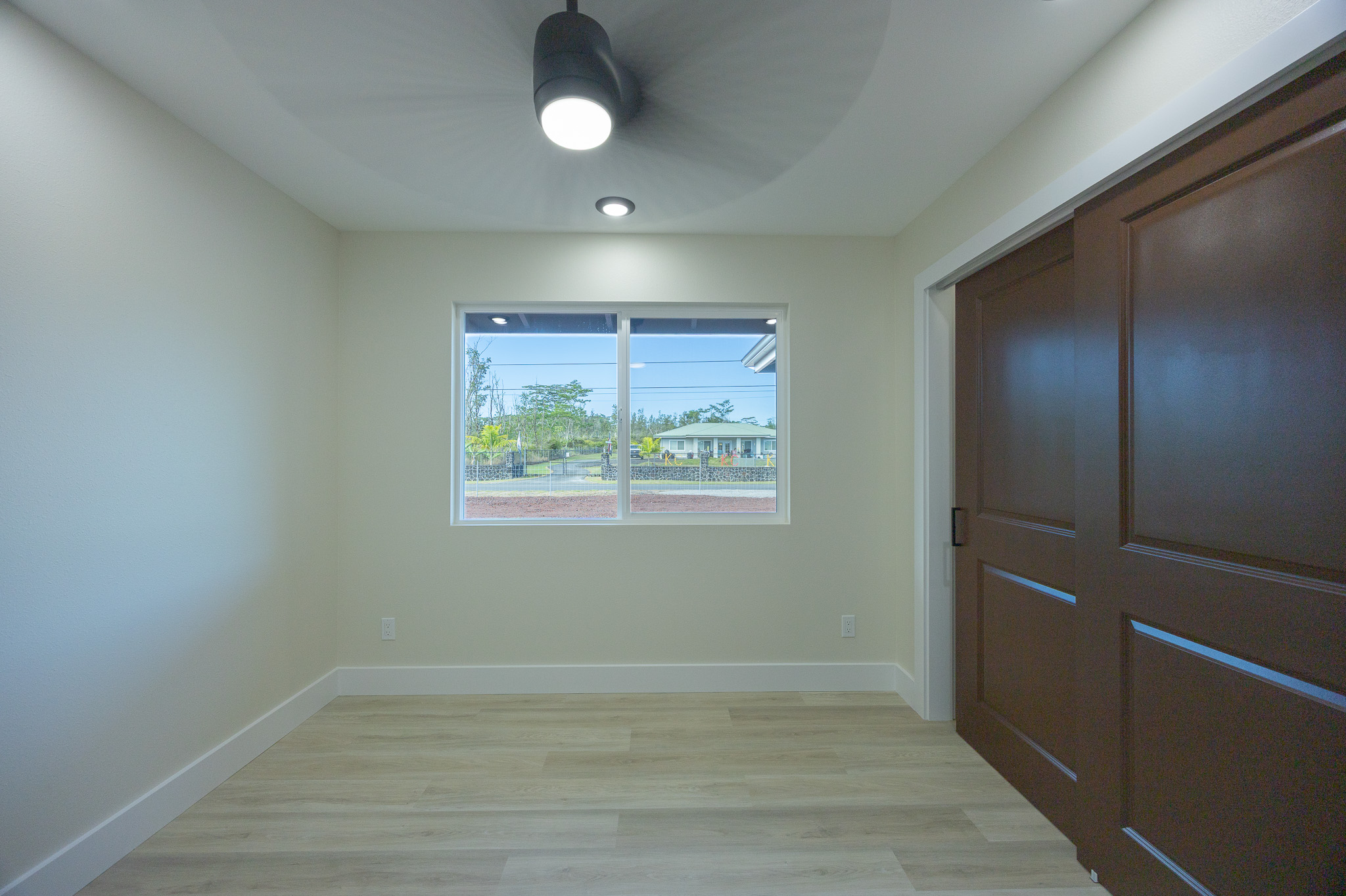 15-1663 16TH AVE