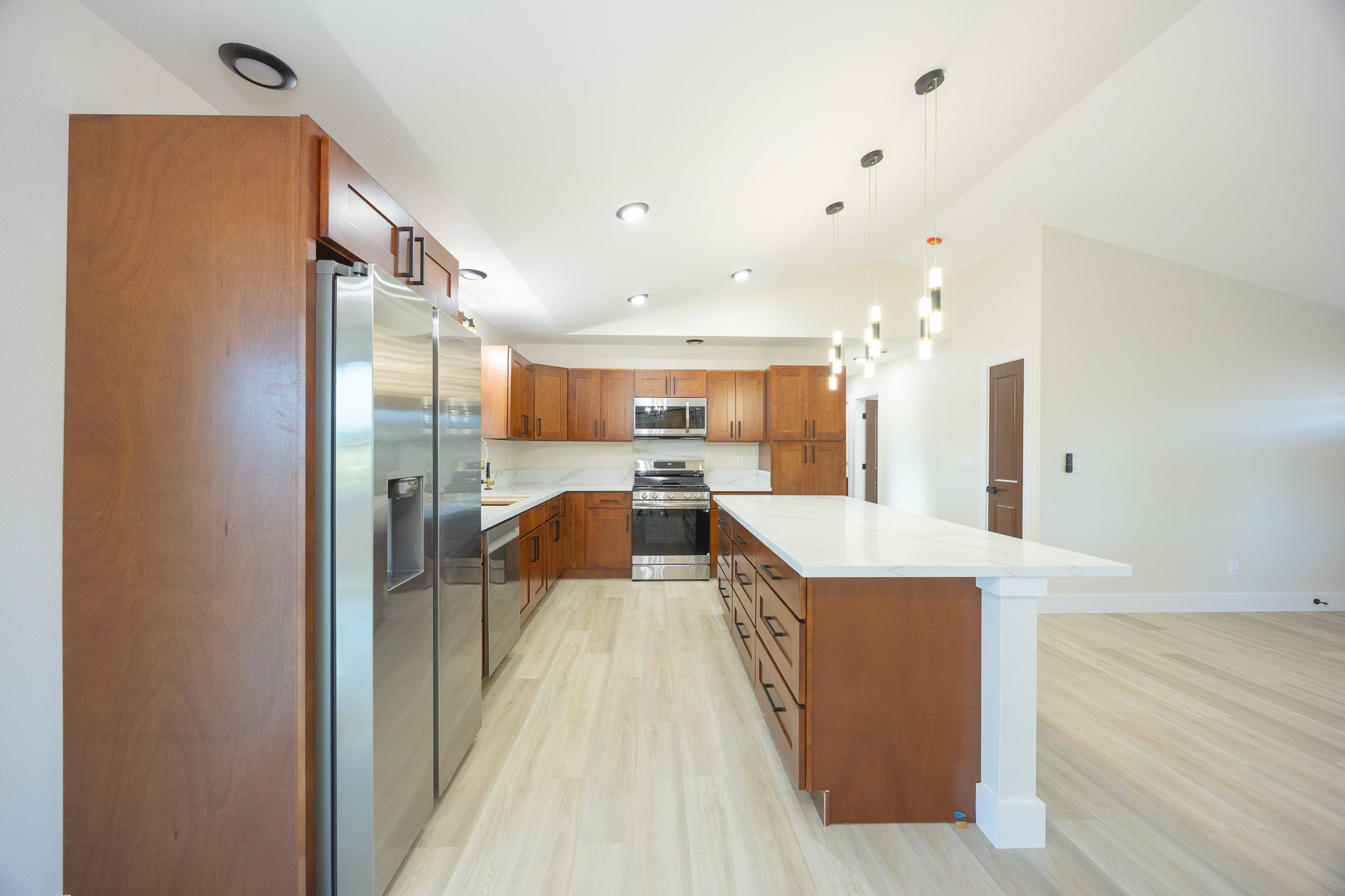 15-1663 16TH AVE