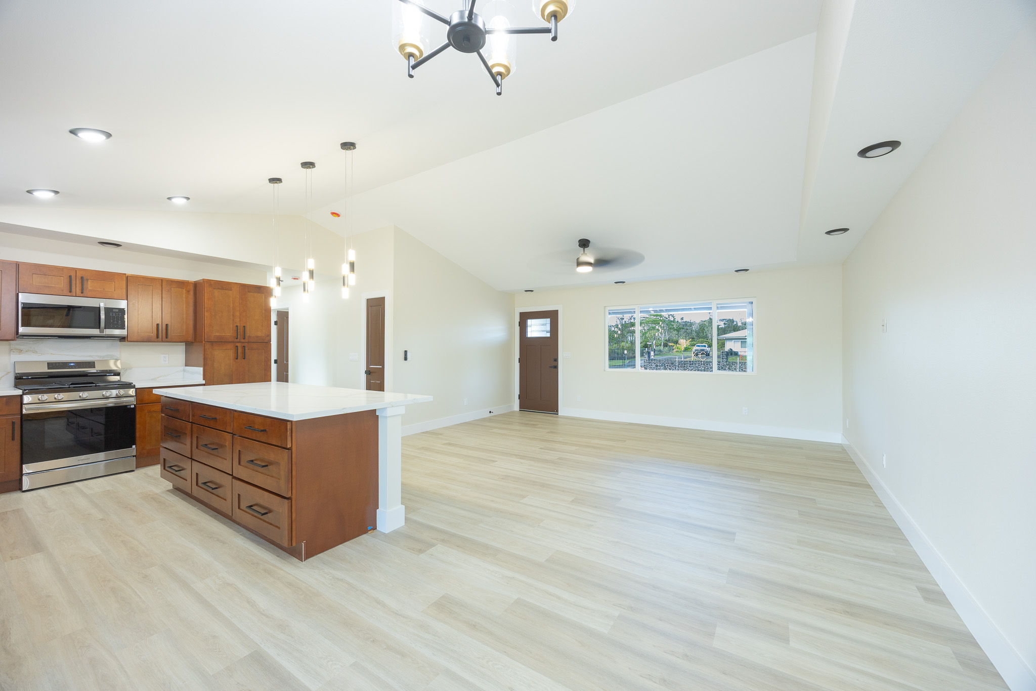 15-1663 16TH AVE