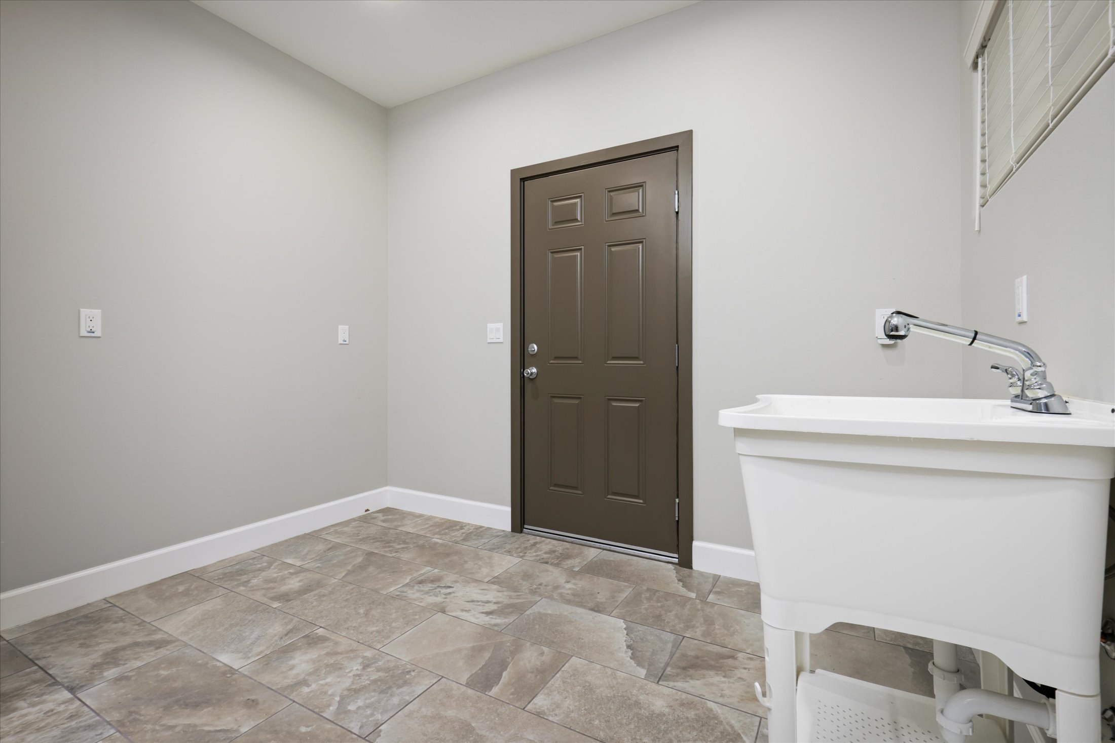 81-6357 MAMALAHOA HIGHWAY