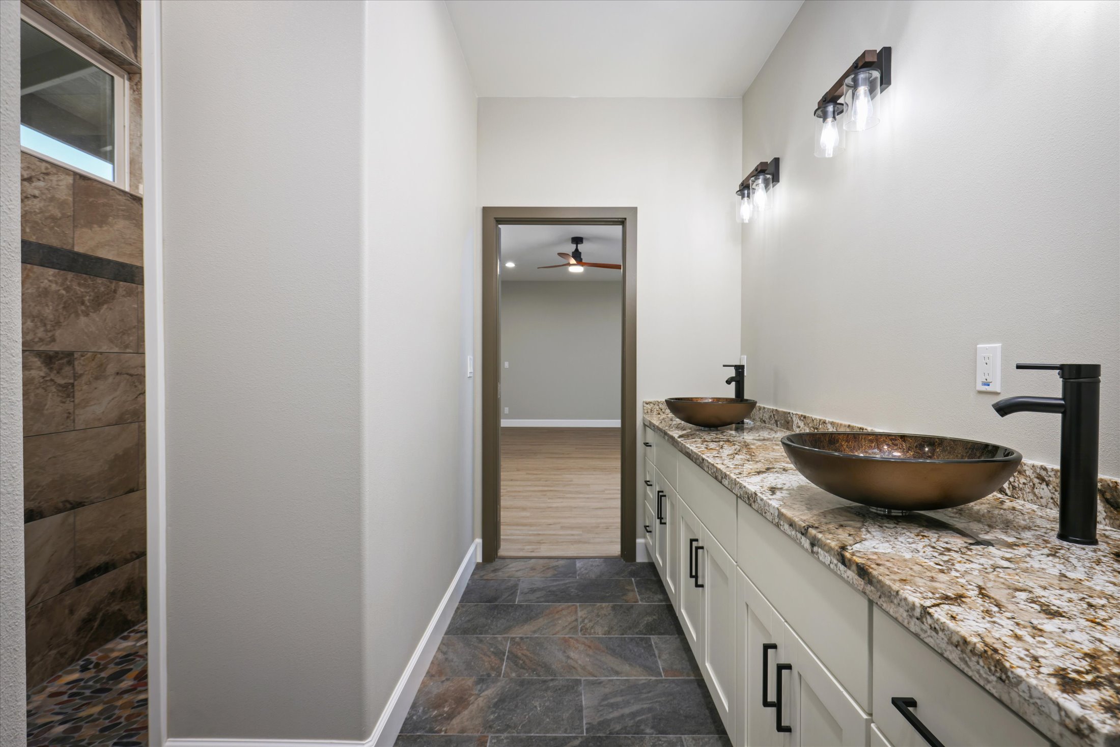 81-6357 MAMALAHOA HIGHWAY