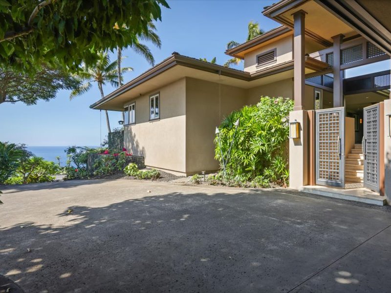 81-6426 KAELEHUA WAY