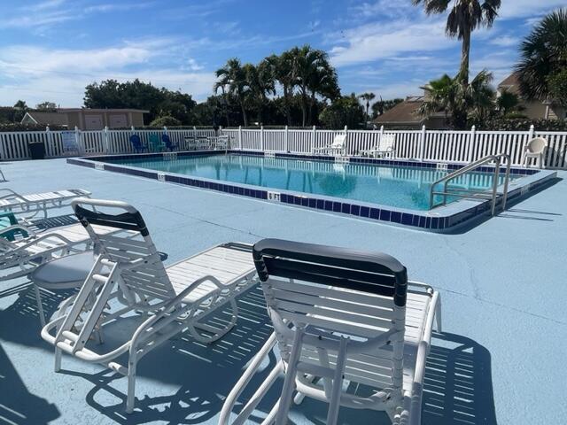 111 La Costa Street, 604