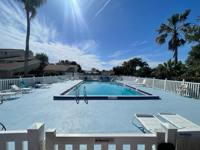 111 La Costa Street, 604