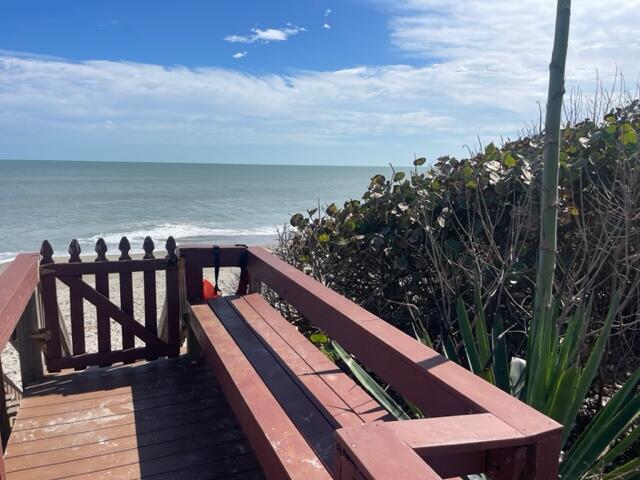 111 La Costa Street, 604