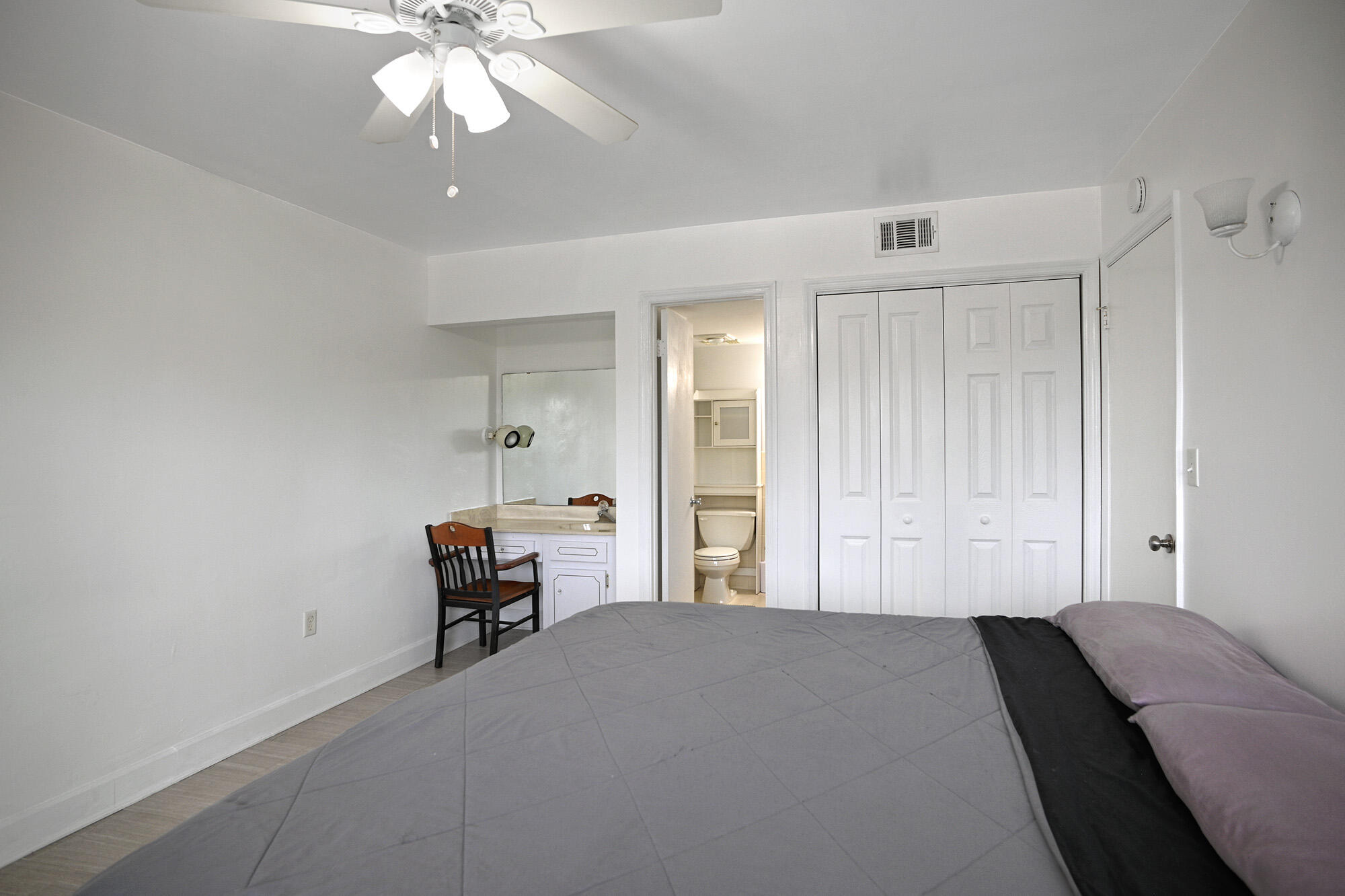 1318 S Miramar Avenue 203