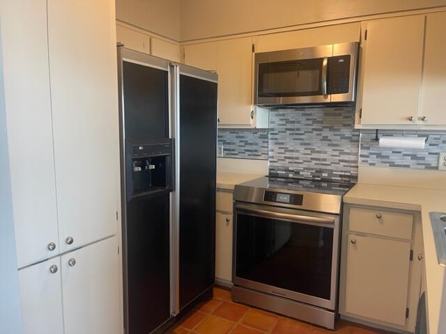 2583 S Hwy A1a, 102