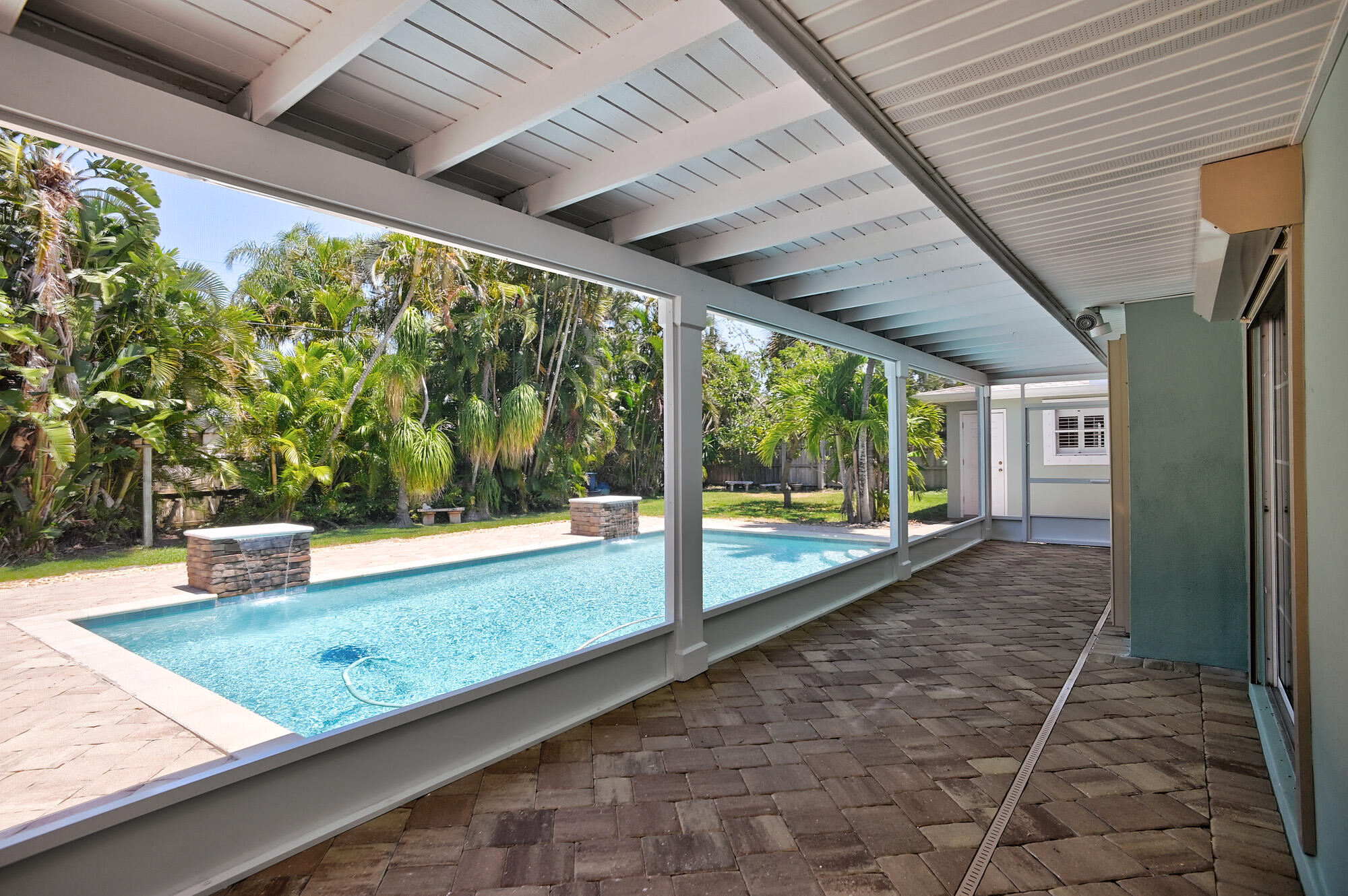 414 Poinsettia Road