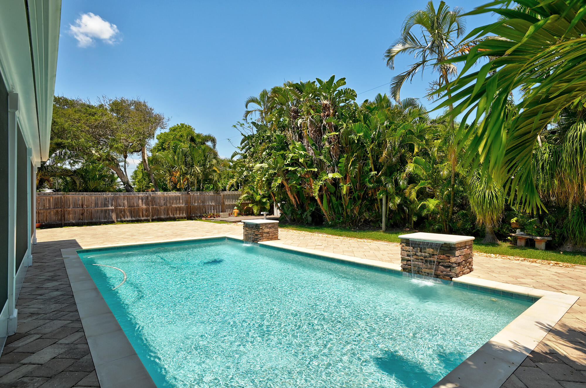 414 Poinsettia Road