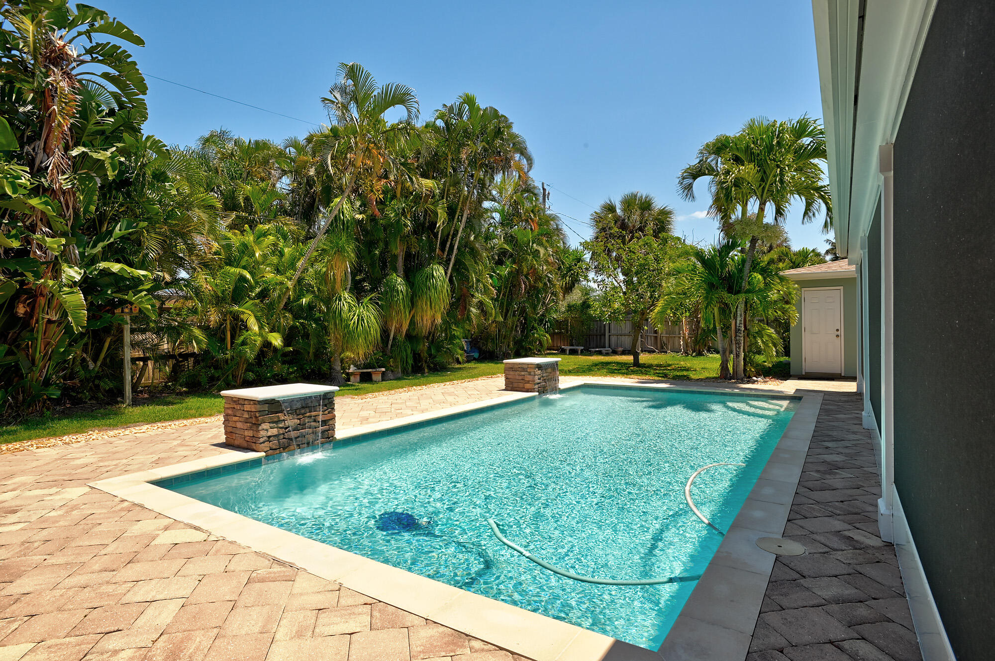 414 Poinsettia Road