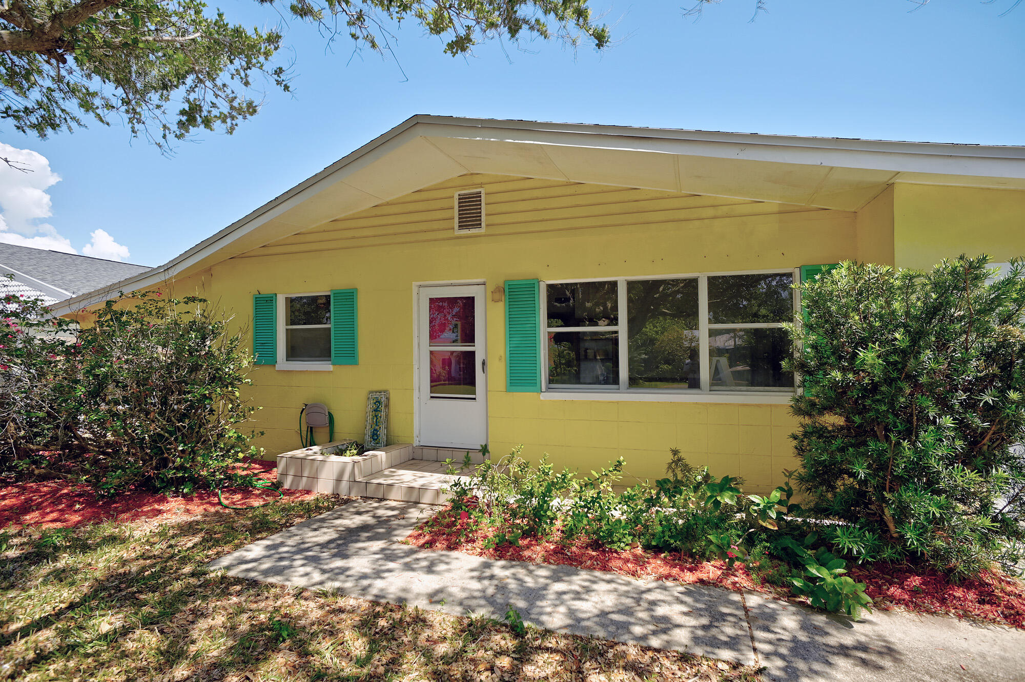218 6th Avenue