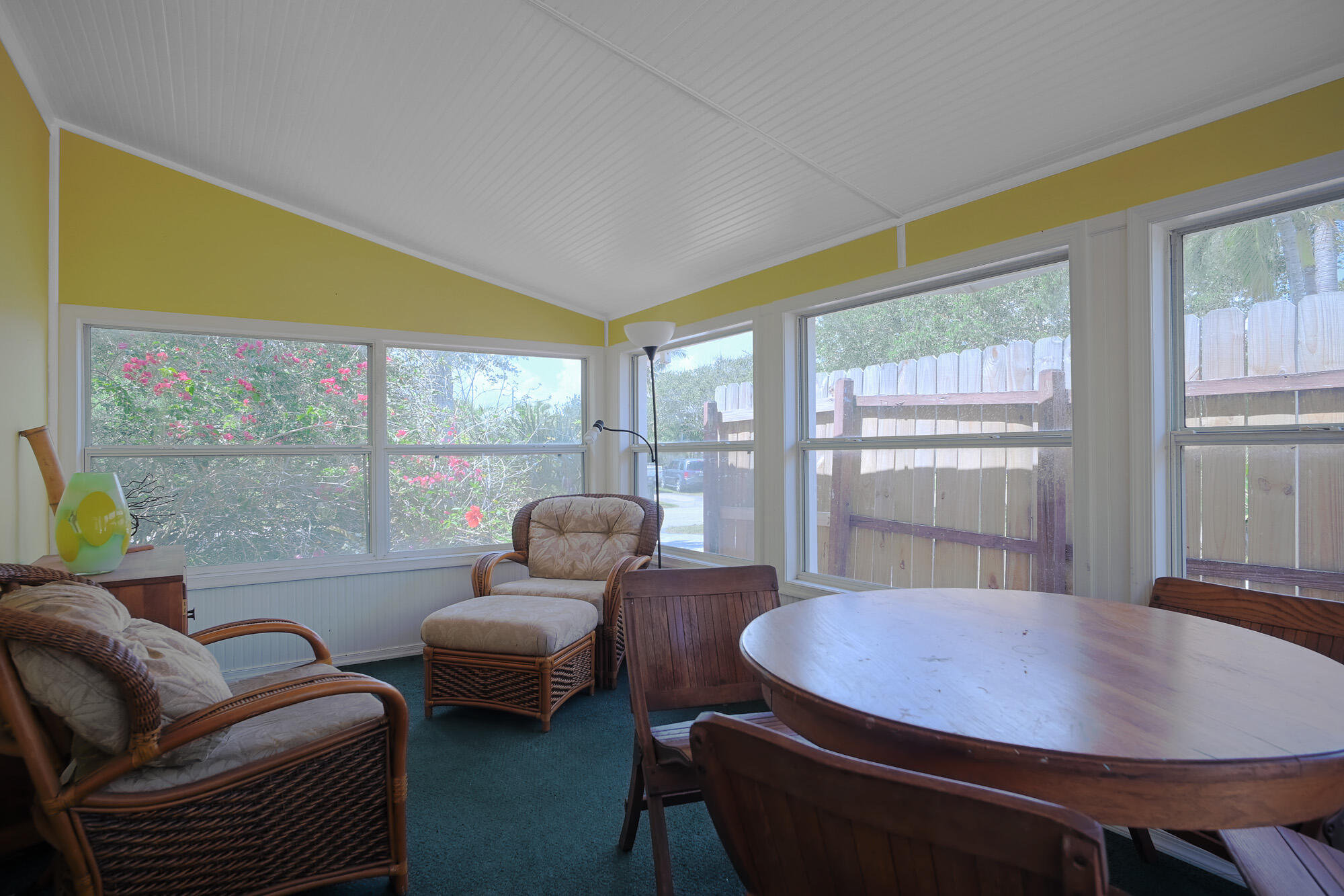 218 6th Avenue