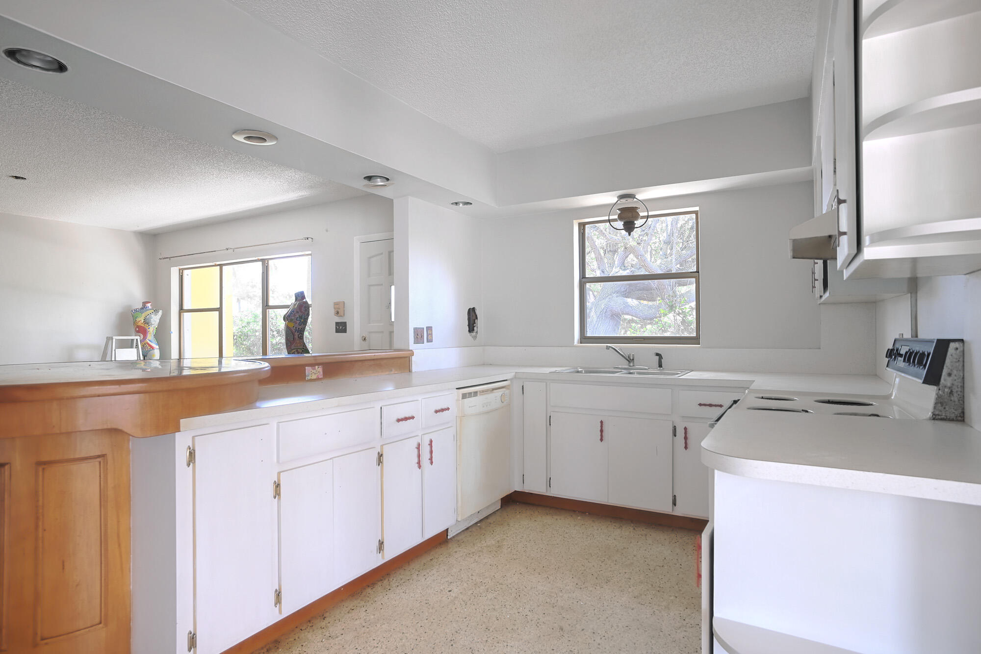 218 6th Avenue