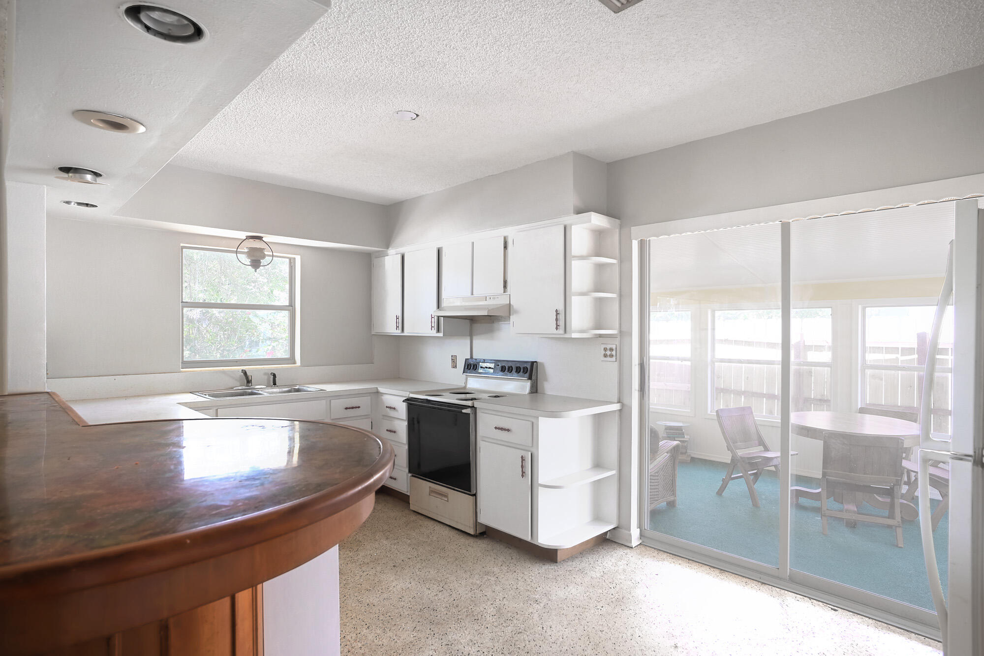 218 6th Avenue