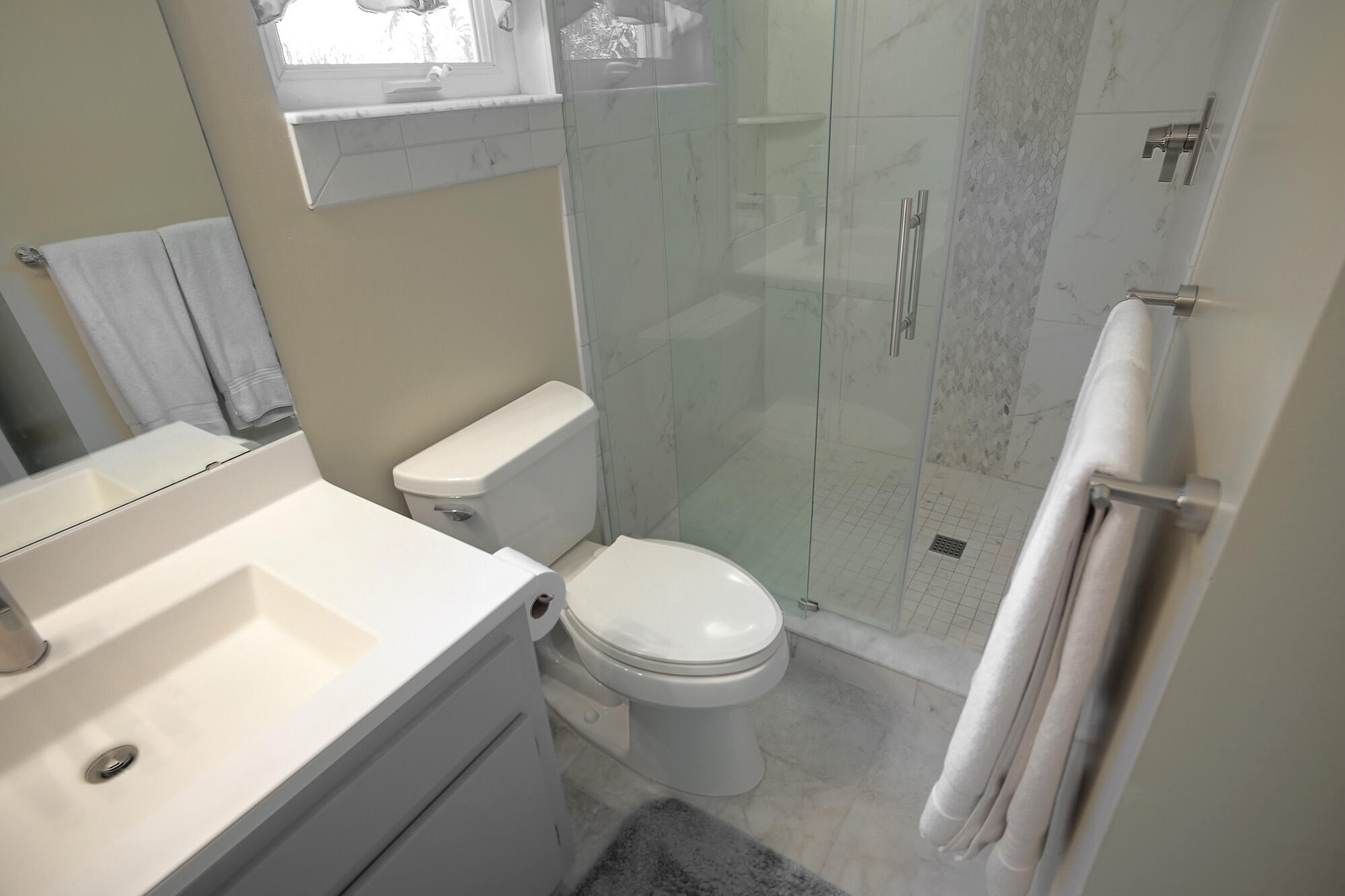 200 3rd Avenue, 6