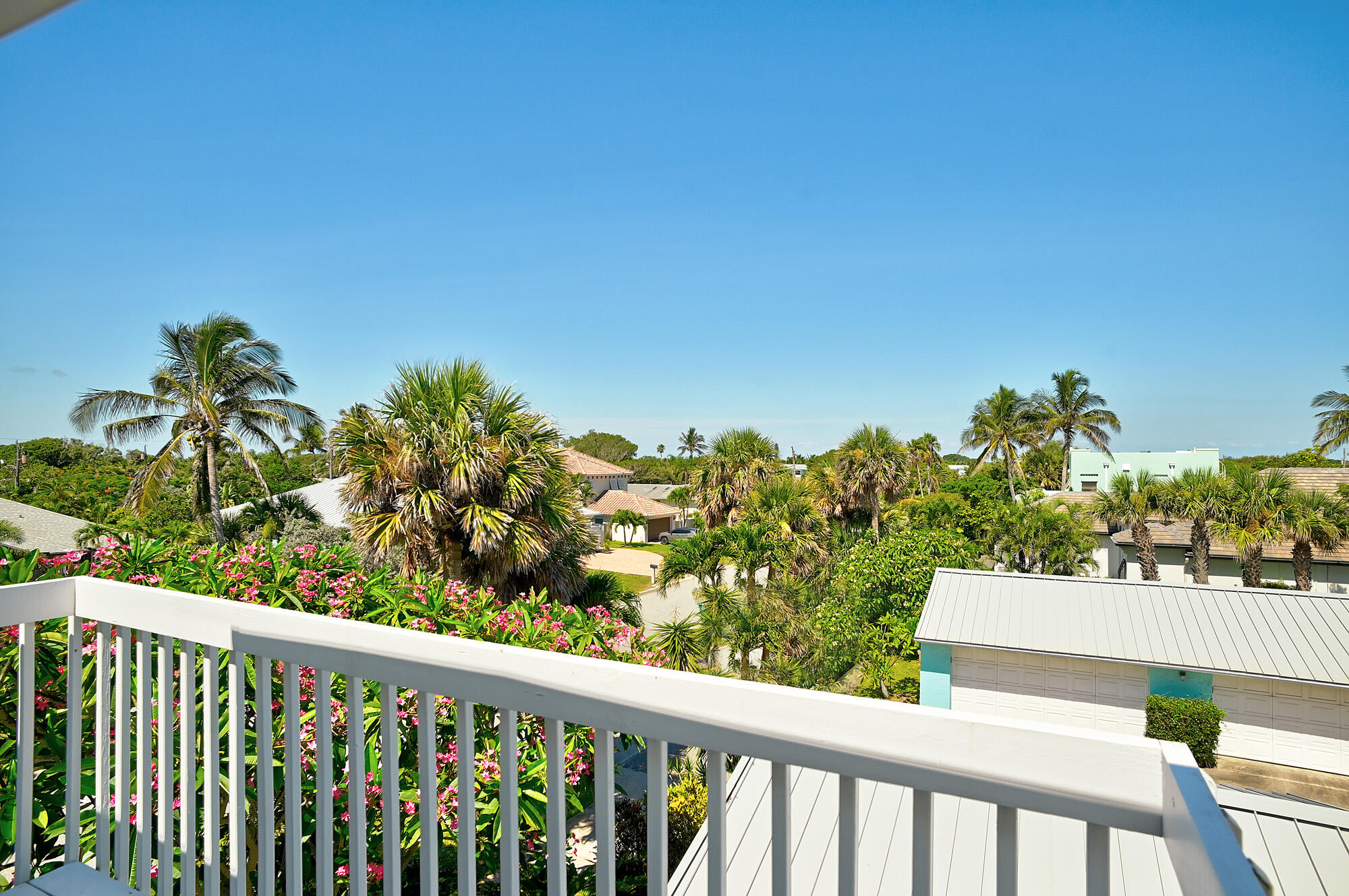 200 3rd Avenue, 6