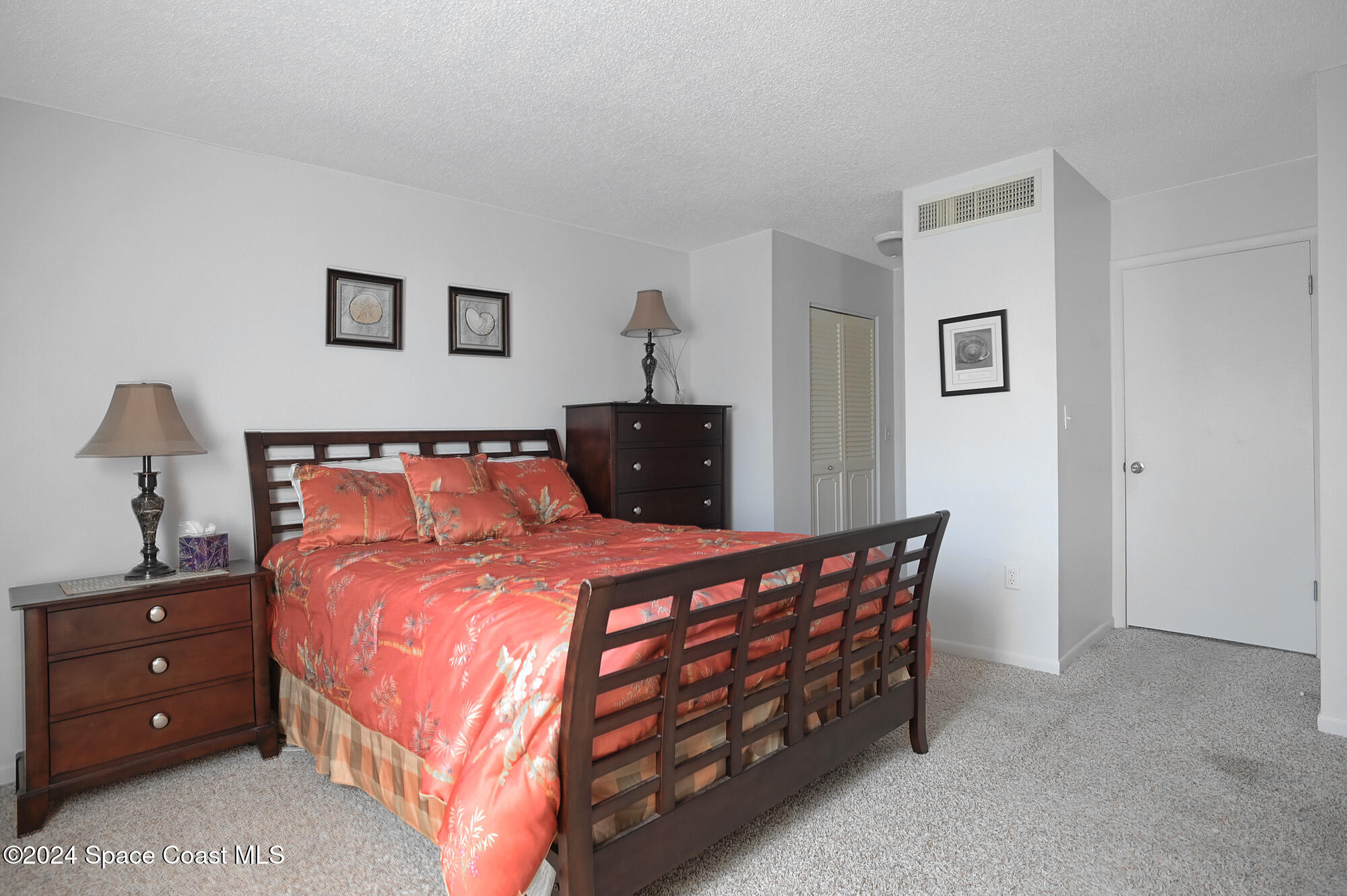 180 Paradise Boulevard 18012